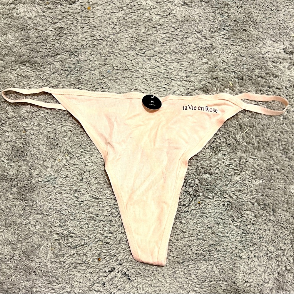 NWT La Vie en Rose Thong